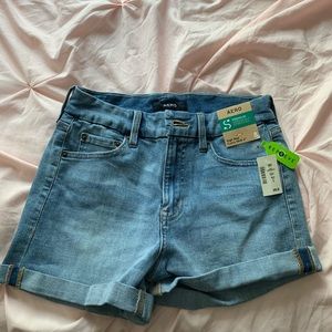 woman’s jean shorts